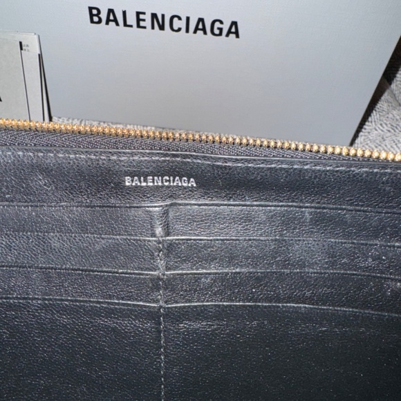Balenciaga Wallet - Picture 5 of 6
